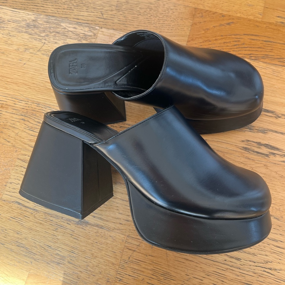 Black Zara Clogs